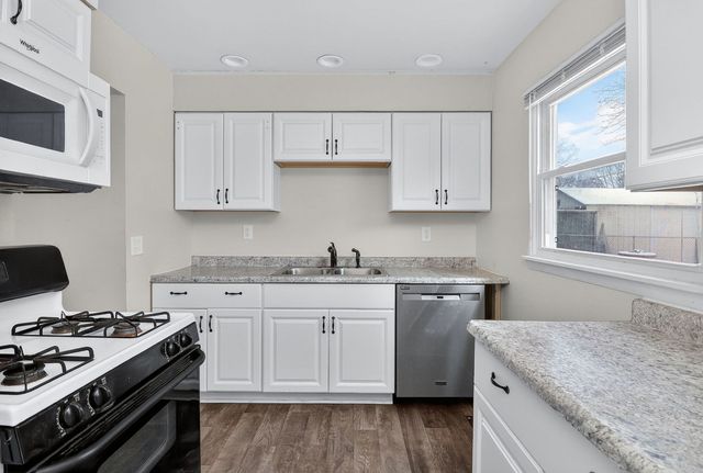 86 Circle Drive E, Montgomery, IL 60538