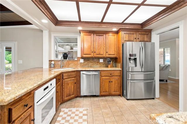 821 Groton Drive, Burbank, CA 91504
