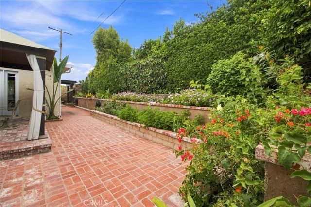 821 Groton Drive, Burbank, CA 91504