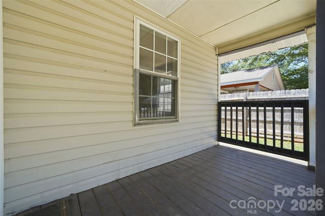 933 Rowan Street, Charlotte, NC 28208