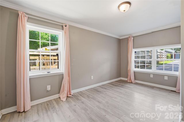 933 Rowan Street, Charlotte, NC 28208