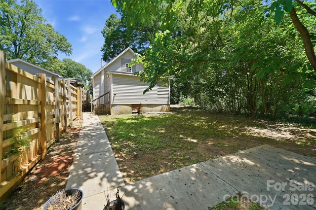 933 Rowan Street, Charlotte, NC 28208