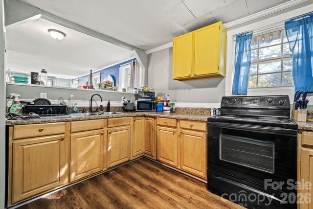 933 Rowan Street, Charlotte, NC 28208