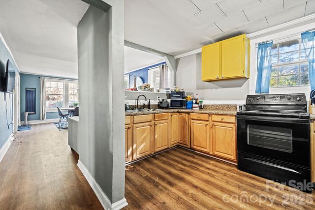 933 Rowan Street, Charlotte, NC 28208