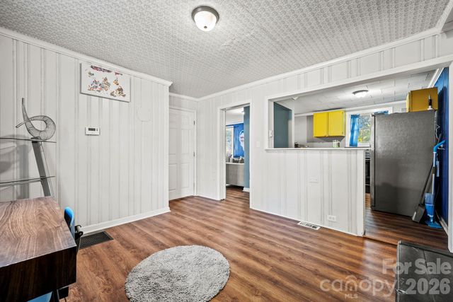 933 Rowan Street, Charlotte, NC 28208