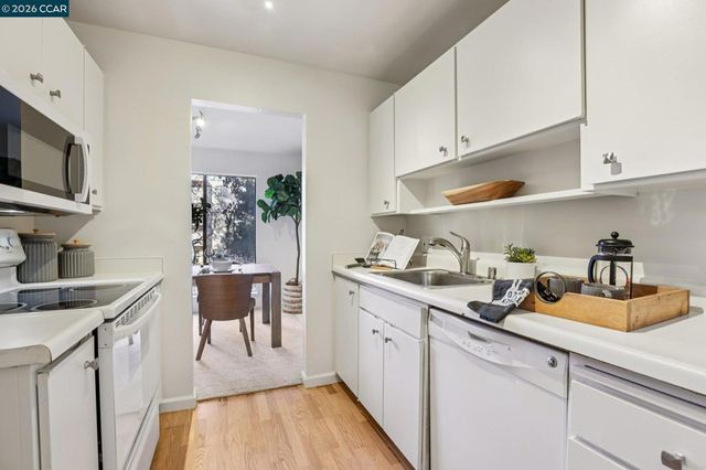 310 N Civic Dr 205, Walnut Creek, CA 94596