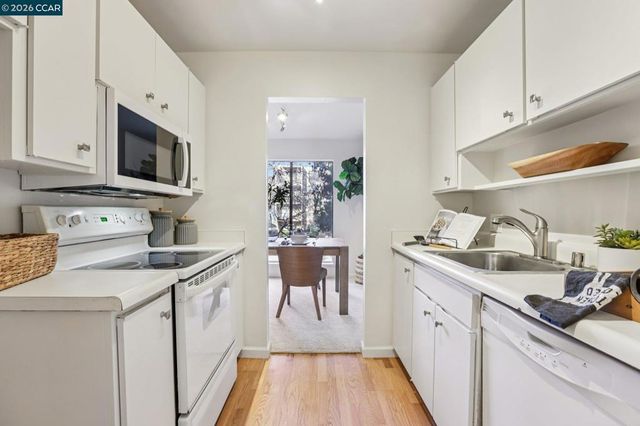 310 N Civic Dr 205, Walnut Creek, CA 94596