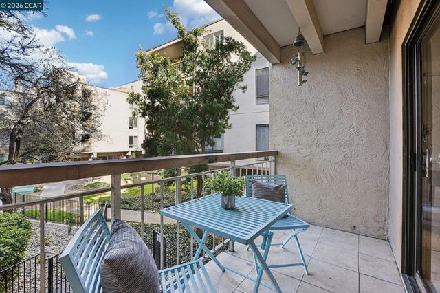 310 N Civic Dr 205, Walnut Creek, CA 94596