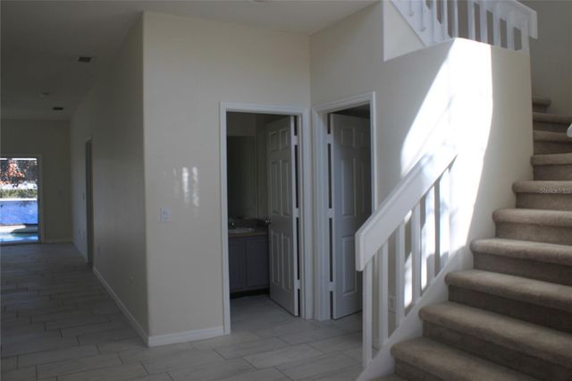 1819 MEADOW POND WAY, Orlando, FL 32824