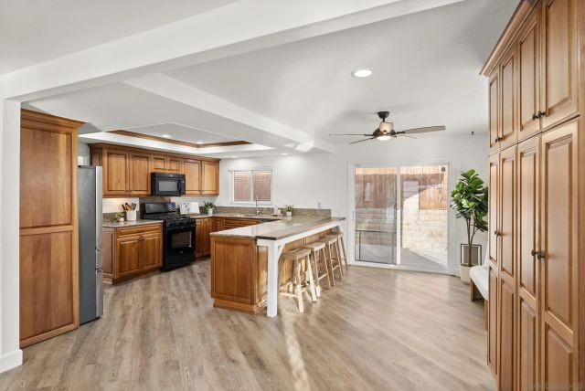 1918 Odell Cir, Vista, CA 92084