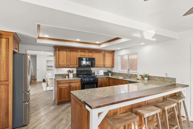 1918 Odell Cir, Vista, CA 92084