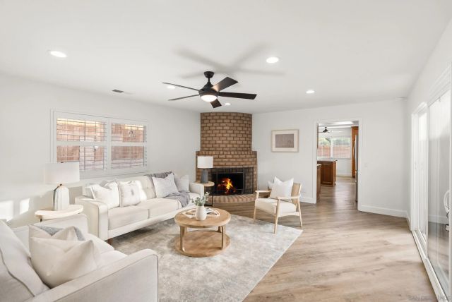 1918 Odell Cir, Vista, CA 92084