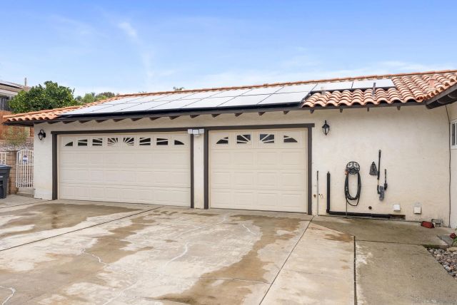 1918 Odell Cir, Vista, CA 92084
