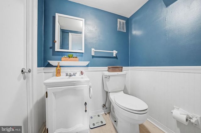 1013 E TAMPA AVE, Cherry Hill, NJ 08034