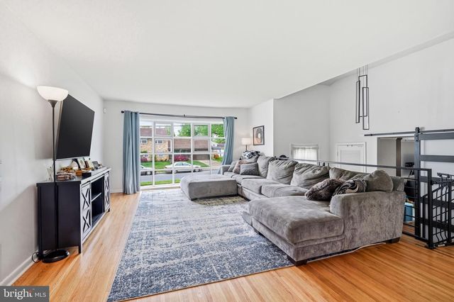 1013 E TAMPA AVE, Cherry Hill, NJ 08034
