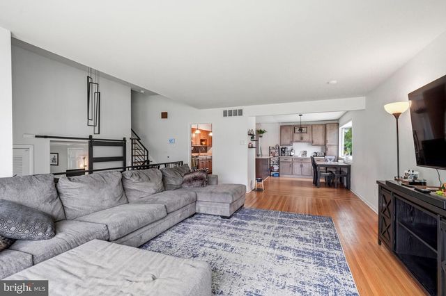 1013 E TAMPA AVE, Cherry Hill, NJ 08034