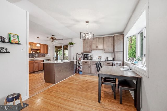 1013 E TAMPA AVE, Cherry Hill, NJ 08034