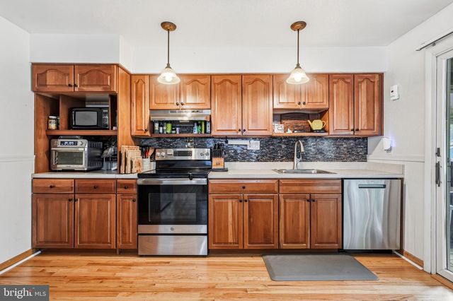 1013 E TAMPA AVE, Cherry Hill, NJ 08034