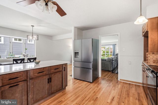 1013 E TAMPA AVE, Cherry Hill, NJ 08034