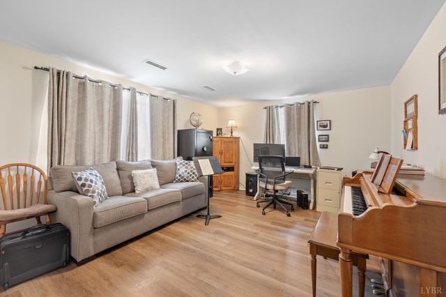 3300 Cranehill Drive, Lynchburg, VA 24503