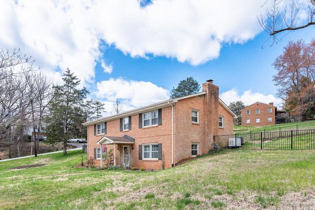 3300 Cranehill Drive, Lynchburg, VA 24503