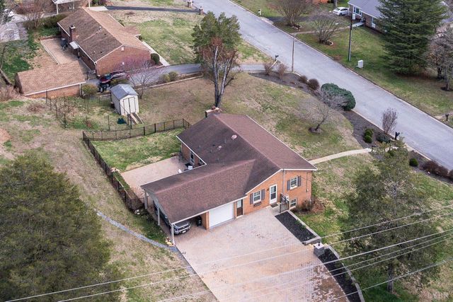 3300 Cranehill Drive, Lynchburg, VA 24503