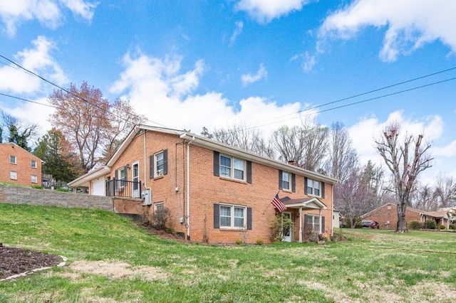 3300 Cranehill Drive, Lynchburg, VA 24503