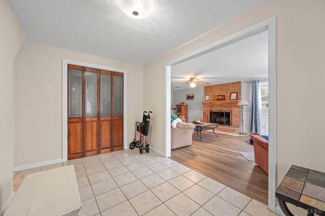 3300 Cranehill Drive, Lynchburg, VA 24503