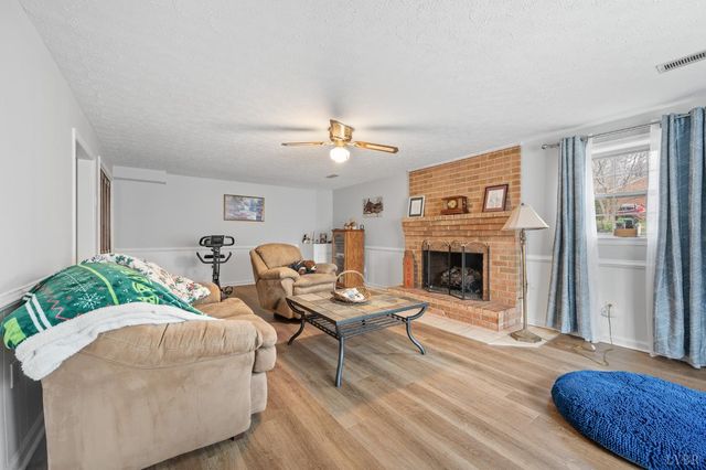 3300 Cranehill Drive, Lynchburg, VA 24503