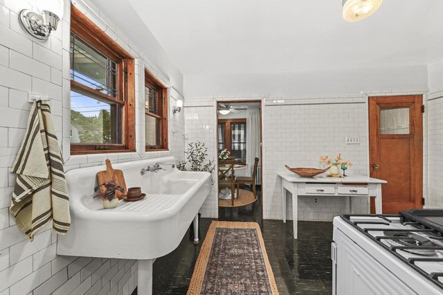 2405 N 73rd STREET, Wauwatosa, WI 53213