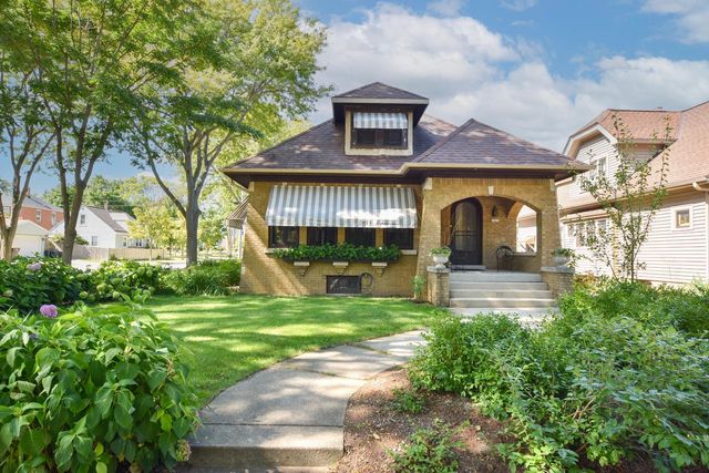 2405 N 73rd STREET, Wauwatosa, WI 53213