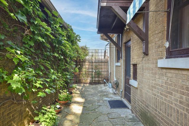 2405 N 73rd STREET, Wauwatosa, WI 53213