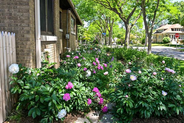 2405 N 73rd STREET, Wauwatosa, WI 53213