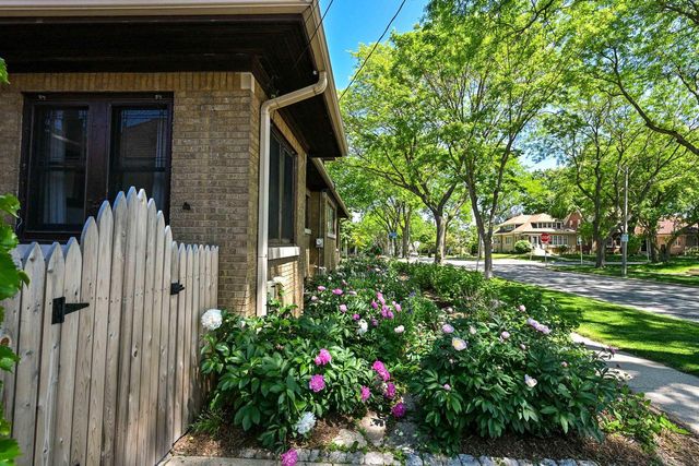 2405 N 73rd STREET, Wauwatosa, WI 53213
