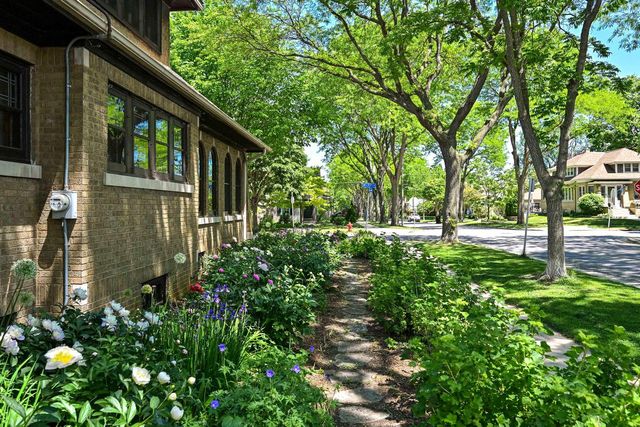 2405 N 73rd STREET, Wauwatosa, WI 53213