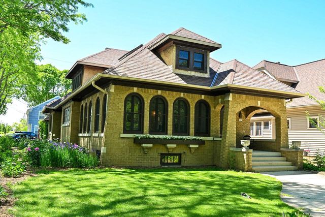 2405 N 73rd STREET, Wauwatosa, WI 53213