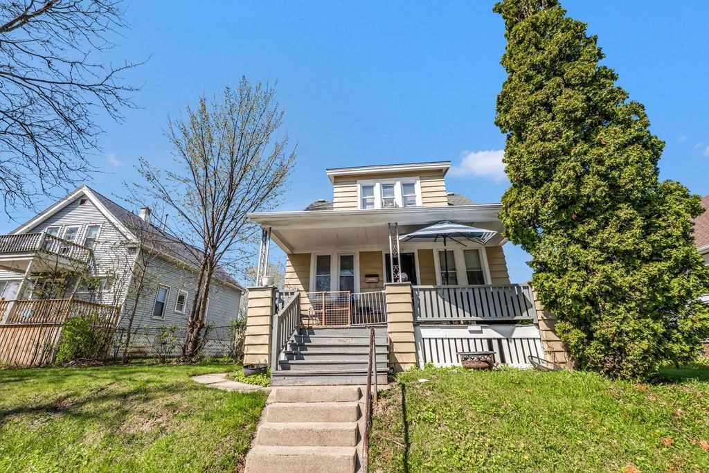 5017 N 38th STREET, Milwaukee, WI 53209