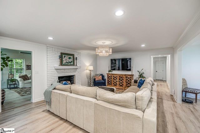 104 Dumbarton Avenue, Simpsonville, SC 29681