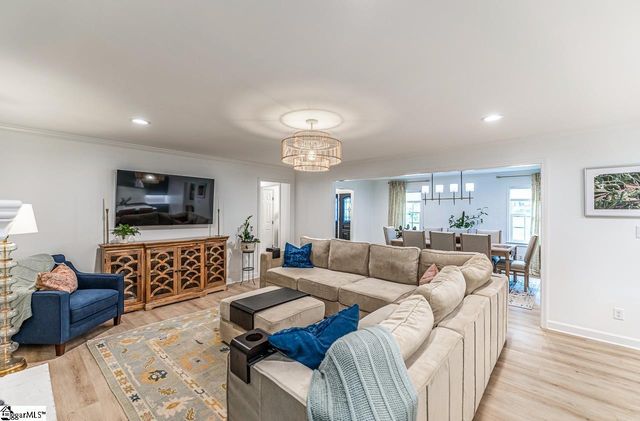 104 Dumbarton Avenue, Simpsonville, SC 29681