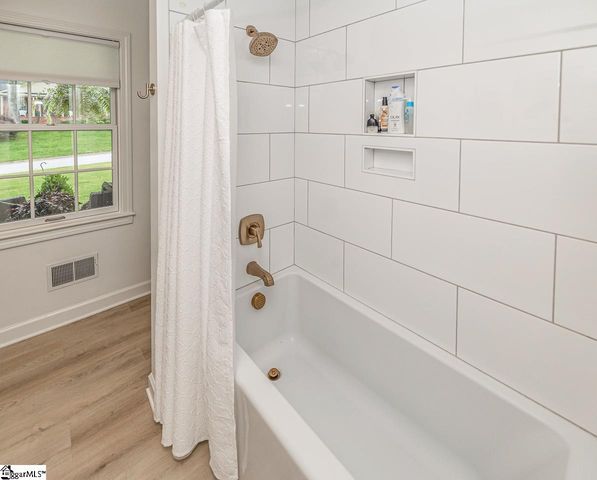 104 Dumbarton Avenue, Simpsonville, SC 29681