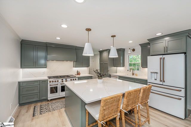 104 Dumbarton Avenue, Simpsonville, SC 29681