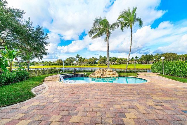 5239 Suffolk Drive, Boca Raton, FL 33496