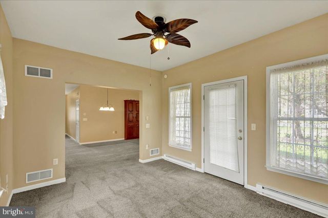 82 FAIRFAX LN, Annville, PA 17003