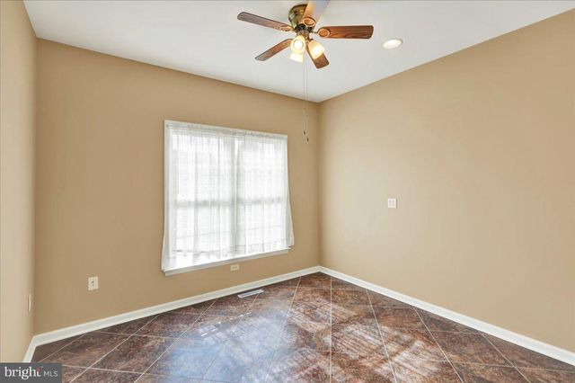 82 FAIRFAX LN, Annville, PA 17003