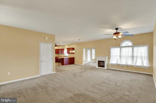 82 FAIRFAX LN, Annville, PA 17003