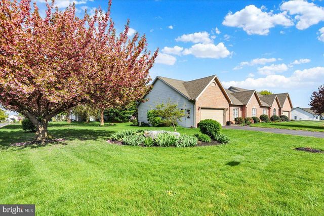 82 FAIRFAX LN, Annville, PA 17003