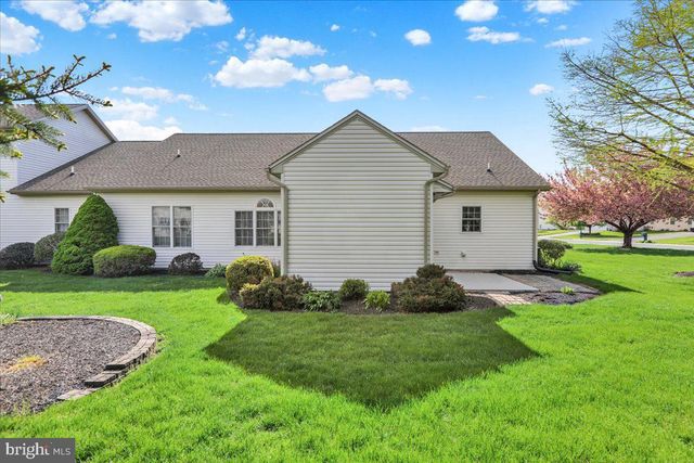 82 FAIRFAX LN, Annville, PA 17003