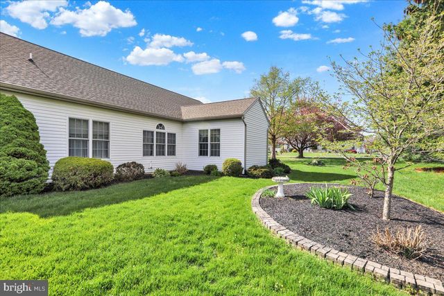 82 FAIRFAX LN, Annville, PA 17003