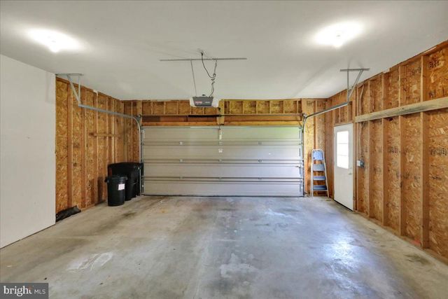 82 FAIRFAX LN, Annville, PA 17003