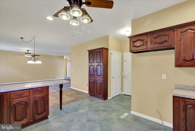 82 FAIRFAX LN, Annville, PA 17003